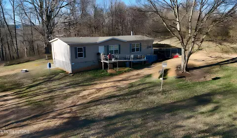 222 White Pine Rd, Harriman, TN 37748
