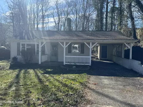 307 Devaney Ln, Oliver Springs, TN 37840