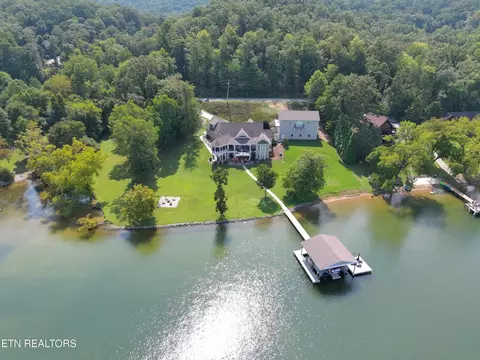 1800 Indian Shadows Dr, Ten Mile, TN 37880