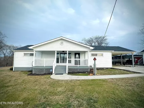 105 Scarbrough Cir, Harriman, TN 37748