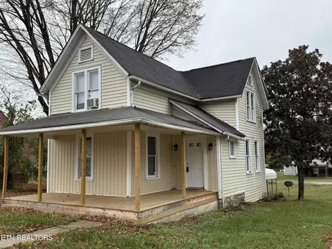 229 Walden Ave, Harriman, TN 37748