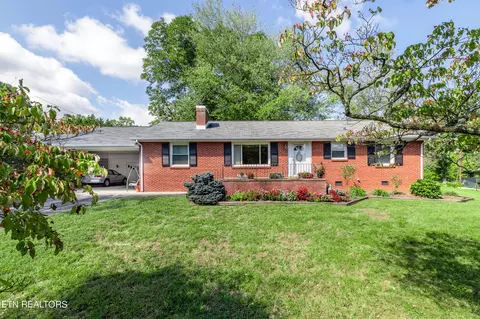 813 Sargent Dr, Kingston, TN 37763