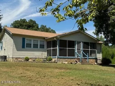 104 Annie Cox Ln, Harriman, TN 37748