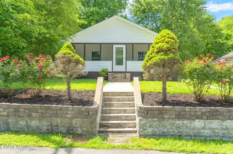 406 Baumgartner Rd, Harriman, TN 37748