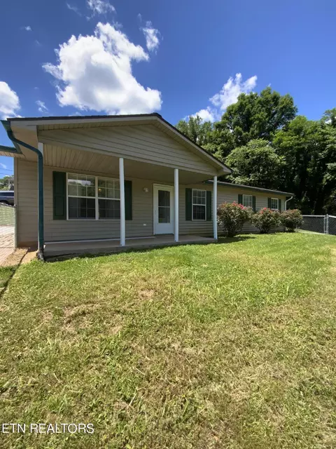 111 Park Pl, Harriman, TN 37748
