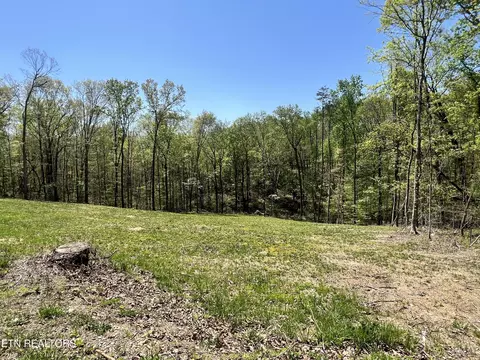 215 Clear Springs Rd, Harriman, TN 37748