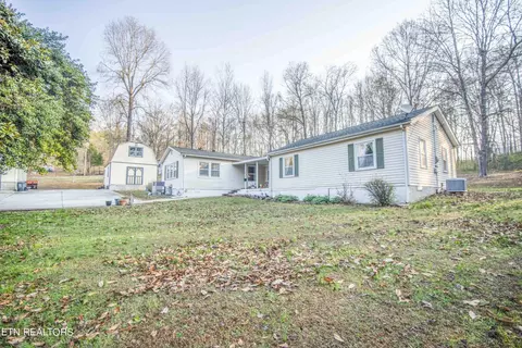 742 Peters Rd, Rockwood, TN 37854