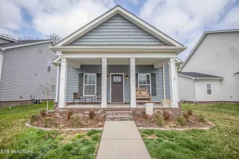 105 W Rarity Ridge Pkwy, Oak Ridge, TN 37830