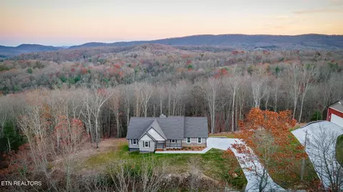 553 Green Ridge Trl, Harriman, TN 37748