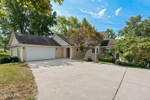 578 Emory River Rd, Harriman, TN 37748