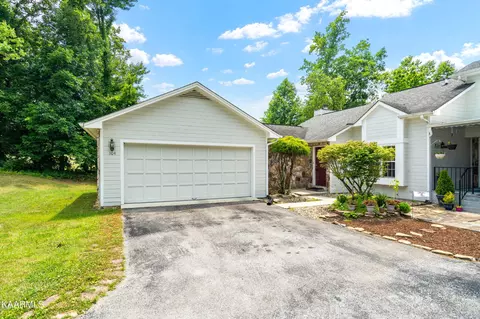 190 Country Club Rd #104, Rockwood, TN 37854