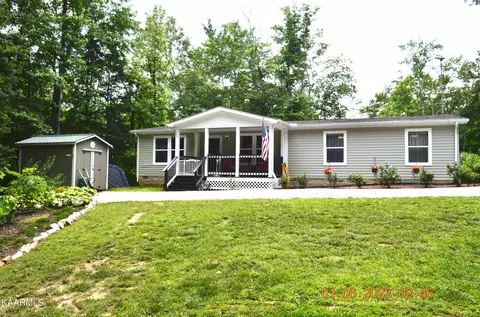 105 Scenic Dr, Harriman, TN 37748