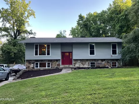 139 White Oak Dr, Harriman, TN 37748