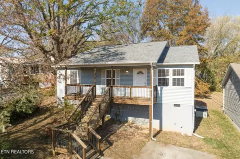 2135 Bernhurst Dr, Knoxville, TN 37918