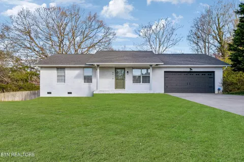 8915 Path Way, Knoxville, TN 37931