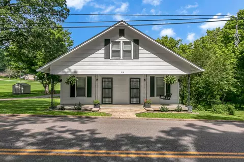 218 Oliver St, Paris, TN 38242