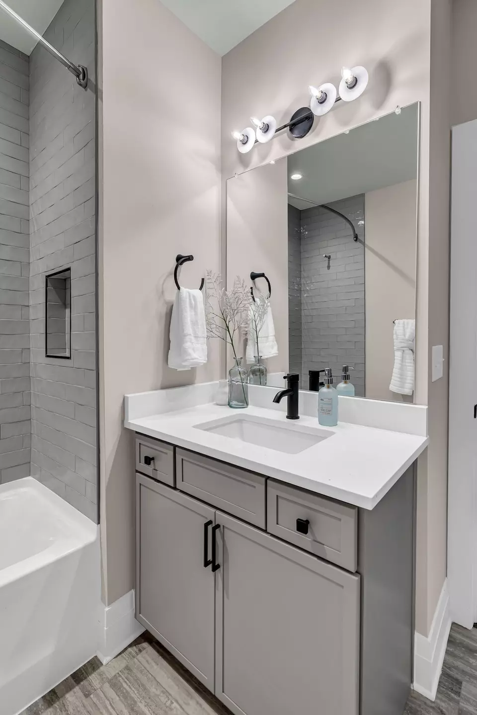 Bath - 1050 Noble Loop #29, Nashville, TN 37211 photo 6 of 6