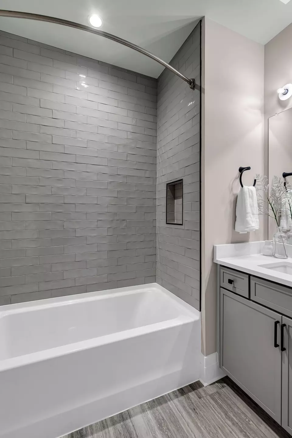 Bath - 1050 Noble Loop #29, Nashville, TN 37211 photo 5 of 6