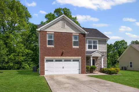 208 Wyburn Pl, Burns, TN 37029