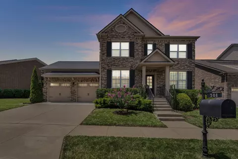 744 Newcomb St, Franklin, TN 37064 photo 2