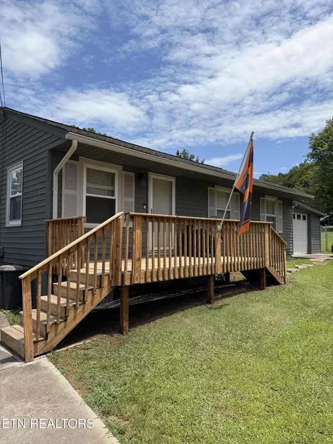 1384 Byrd Cir, Kingston, TN 37763