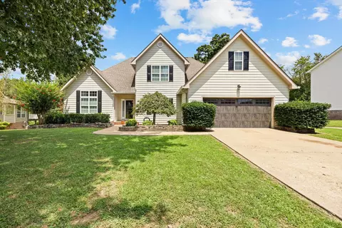 2121 College Park Ln, Soddy Daisy, TN 37379
