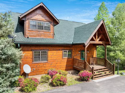 1268 Serenity Ln, Sevierville, TN 37876