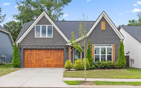 5557 Acadia Dr, Chattanooga, TN 37415