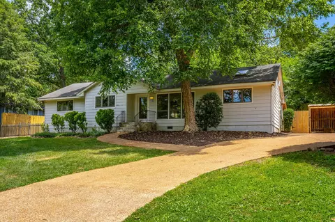 210 Dawn St, Signal Mountain, TN 37377