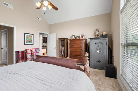 Bedroom - 1372 Tidwell Switch Rd, Dickson, TN 37055 photo 2 of 6