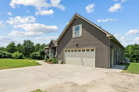 Exterior - 1372 Tidwell Switch Rd, Dickson, TN 37055 photo 2 of 7