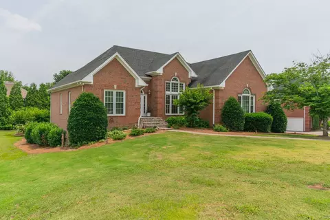 112 Cumberland Pl, Hendersonville, TN 37075