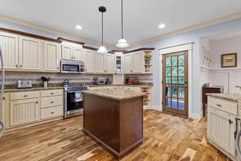 Kitchen - 2956 Reflection Ln, Ooltewah, TN 37363 photo 8 of 8