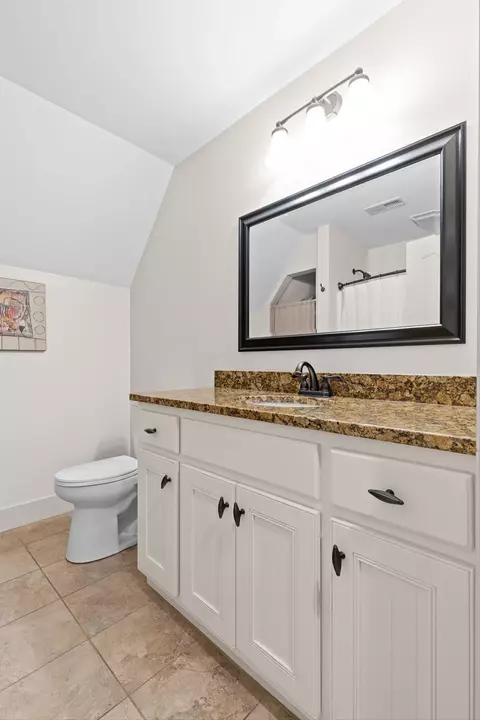 Bath - 2956 Reflection Ln, Ooltewah, TN 37363 photo 7 of 8