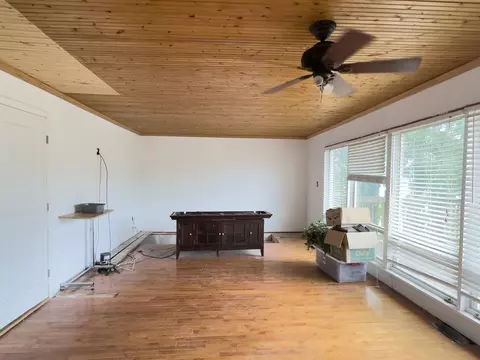 Living - 108 Petty St, Dover, TN 37058 photo 2 of 5