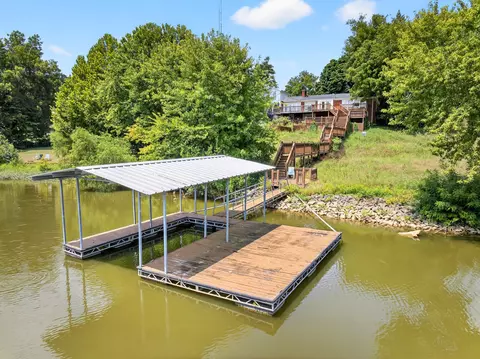 View/Area - 108 Petty St, Dover, TN 37058 photo 1 of 14