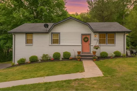 7205 Birchbark Dr, Fairview, TN 37062