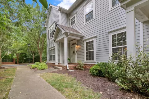 817 Hobbit Ln, Nashville, TN 37211
