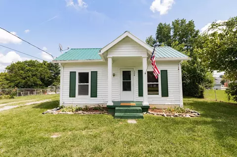 104 Charlton St, White Bluff, TN 37187