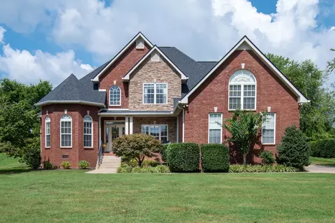 1016 Wyndham Dr, Gallatin, TN 37066