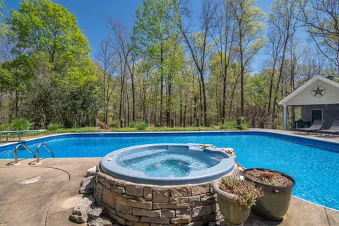 Exterior - 94 Oak Shadow Dr, Loretto, TN 38469 photo 18 of 19