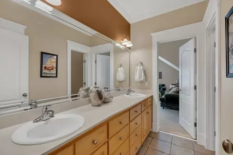 Bath - 94 Oak Shadow Dr, Loretto, TN 38469 photo 7 of 12