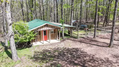 Exterior - 94 Oak Shadow Dr, Loretto, TN 38469 photo 4 of 19