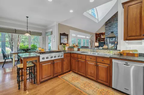 Kitchen - 94 Oak Shadow Dr, Loretto, TN 38469 photo 2 of 3