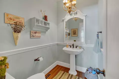 Bath - 94 Oak Shadow Dr, Loretto, TN 38469 photo 8 of 12