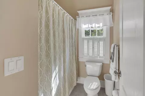 Bath - 94 Oak Shadow Dr, Loretto, TN 38469 photo 6 of 12