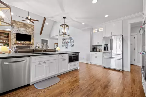 Kitchen - 103 Turkey Trl, Dunlap, TN 37327 photo 5 of 11
