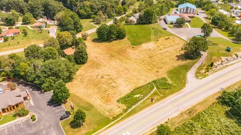 5270 New Highway 31e, Westmoreland, TN 37186