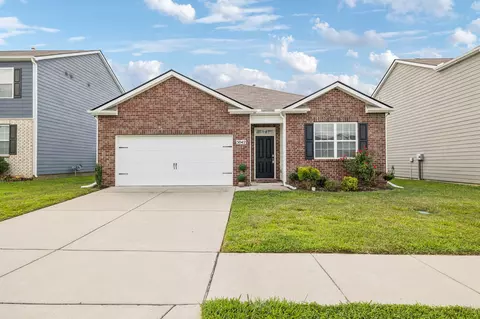 5042 Hunters Village Dr, Lebanon, TN 37087