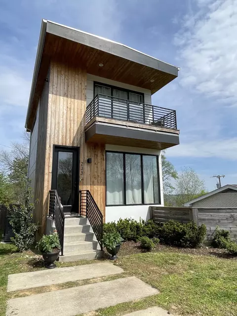 233 Riverside Dr, Nashville, TN 37206